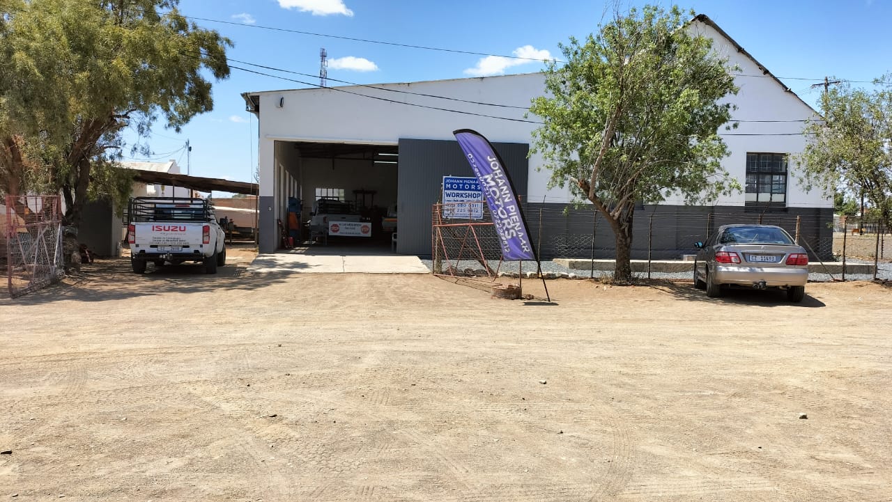 Johan Pienaar Motors
